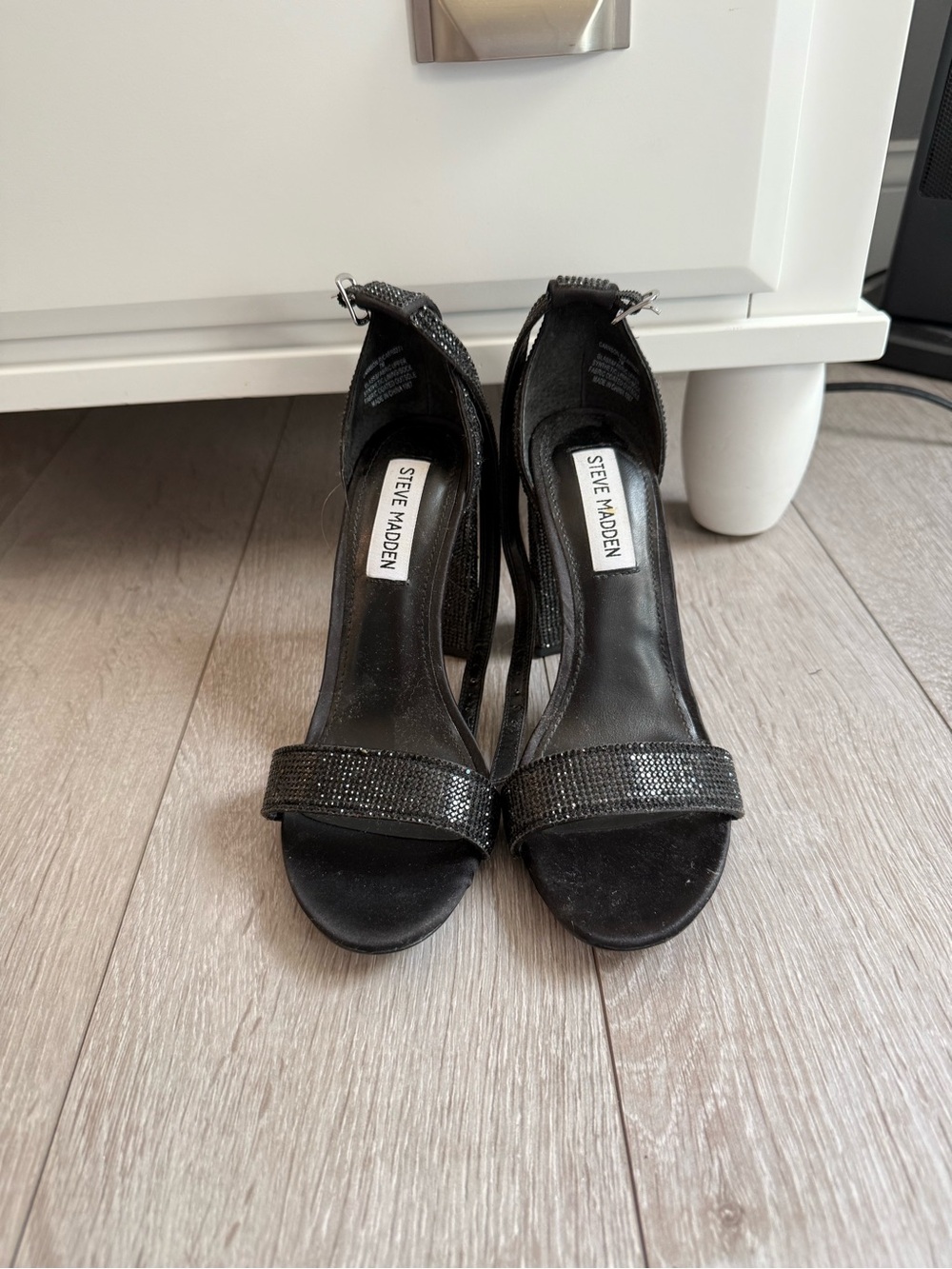 Steve Madden Black Glitter Block Heel Sandals with Ankle Strap - Picture 2 of 3